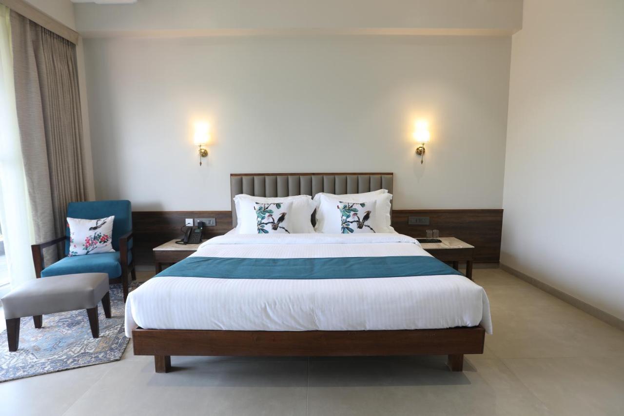 Golden Fields Resort Mulshi Exterior photo