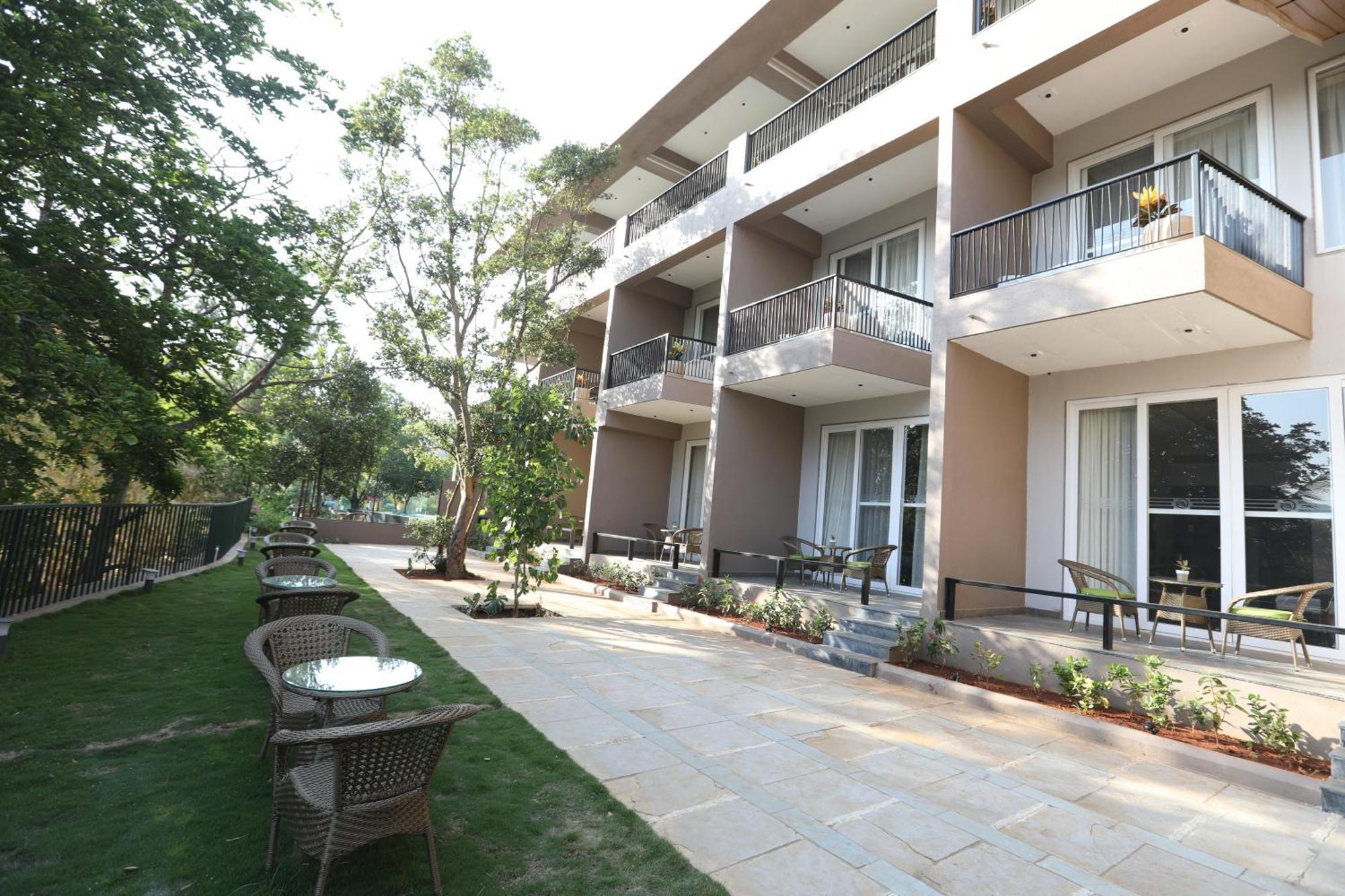 Golden Fields Resort Mulshi Exterior photo
